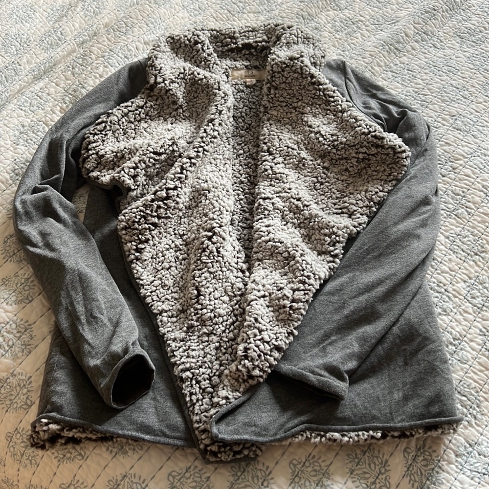 Thread+Supply soft fleece lined open grey sweatshirt, size xsmall